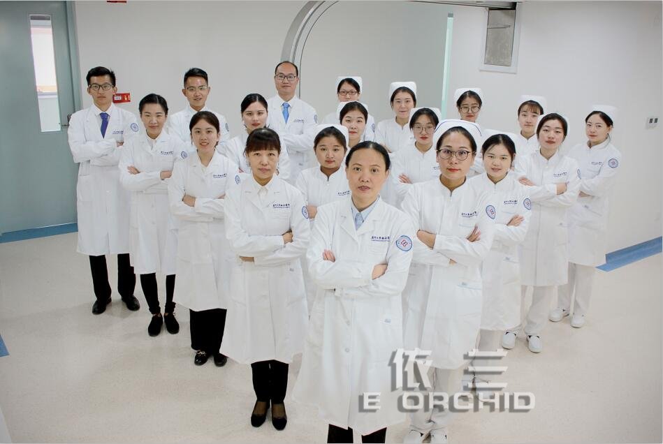 醫院白大褂醫生服定制合影