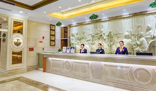 酒店前臺工作服款式