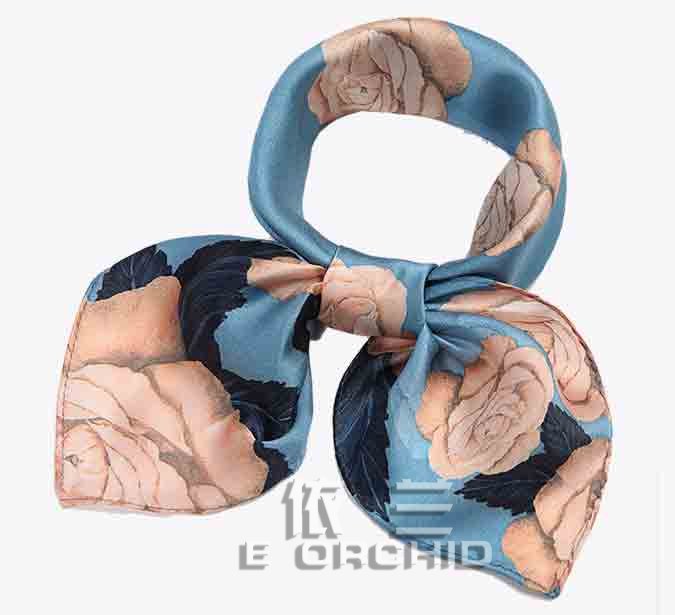 女士真絲絲巾實拍圖